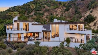 3372 Longridge Terrace, Sherman Oaks, CA 91423