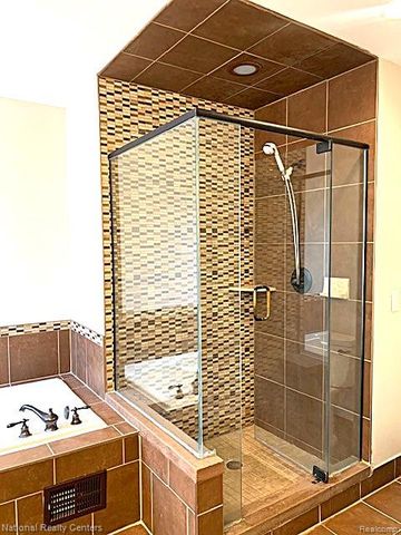 1890 Plumridge Court, Commerce Charter Township, MI 48390