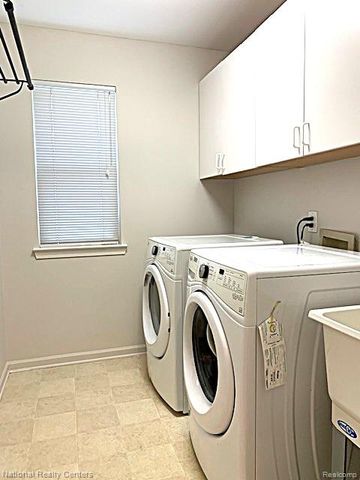 1890 Plumridge Court, Commerce Charter Township, MI 48390