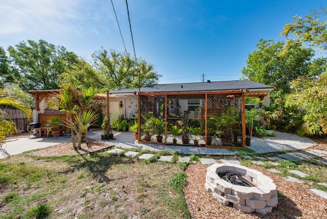 1325 54TH AVENUE N, St Petersburg, FL 33703