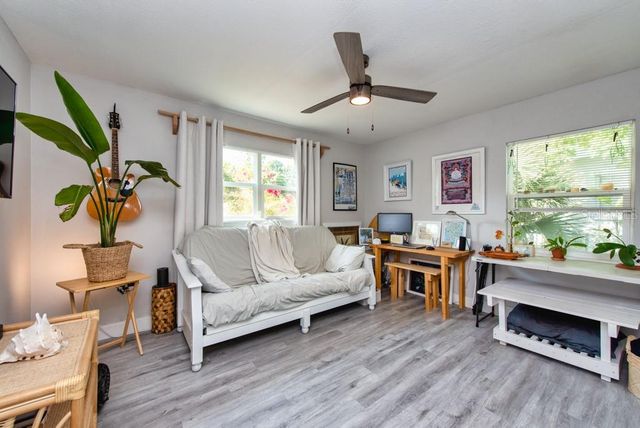 1325 54TH AVENUE N, St Petersburg, FL 33703