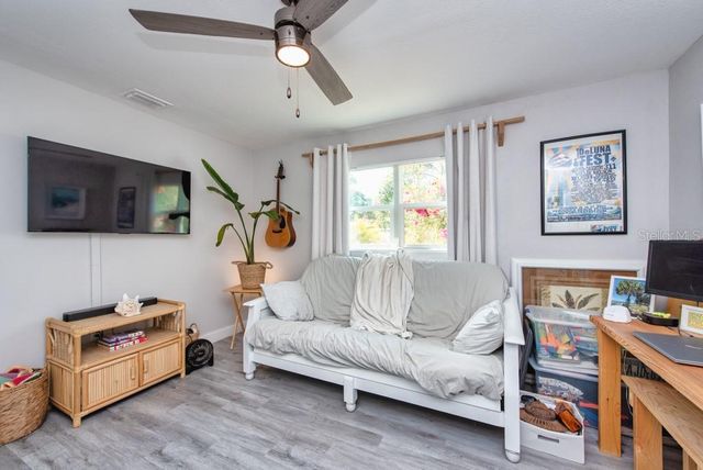 1325 54TH AVENUE N, St Petersburg, FL 33703