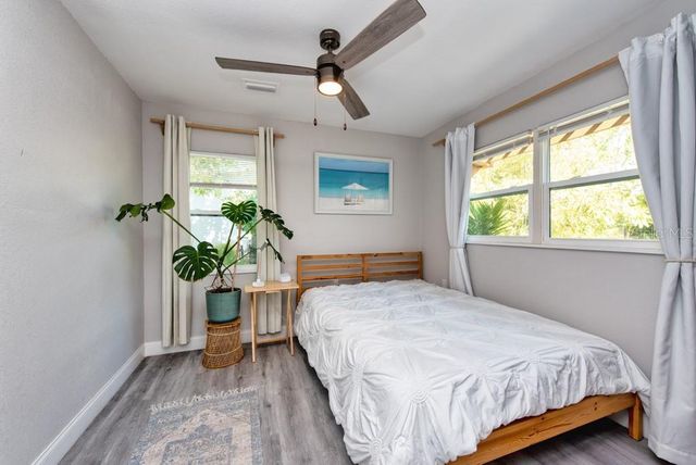 1325 54TH AVENUE N, St Petersburg, FL 33703