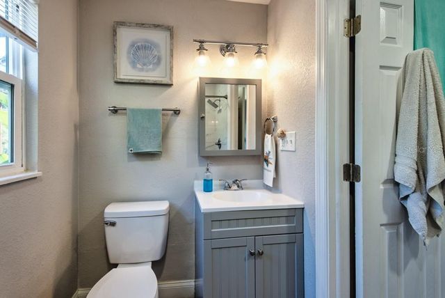 1325 54TH AVENUE N, St Petersburg, FL 33703