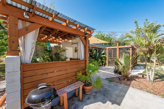 1325 54TH AVENUE N, St Petersburg, FL 33703