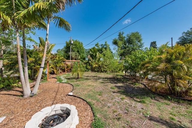 1325 54TH AVENUE N, St Petersburg, FL 33703