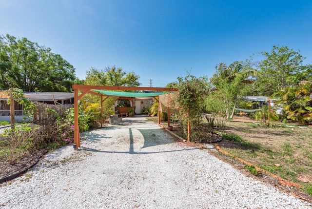 1325 54TH AVENUE N, St Petersburg, FL 33703