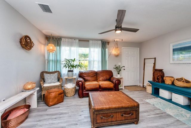 1325 54TH AVENUE N, St Petersburg, FL 33703