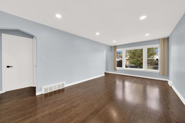 3715 W 69th Street, Chicago, IL 60629