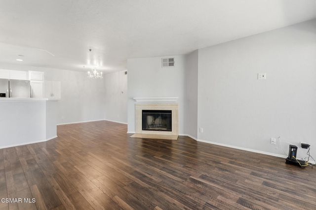 5728 Oak Bend Lane 208, Oak Park, CA 91377