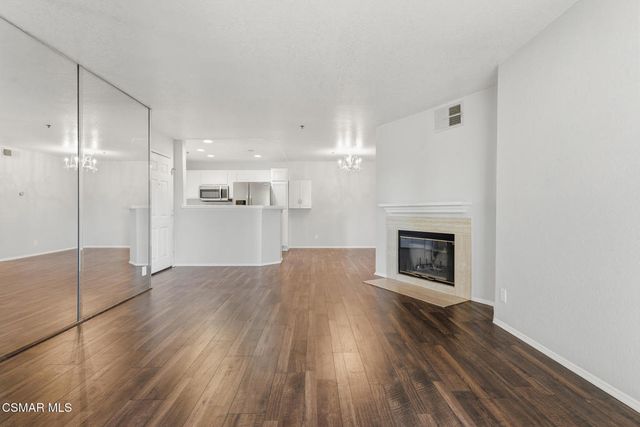 5728 Oak Bend Lane 208, Oak Park, CA 91377