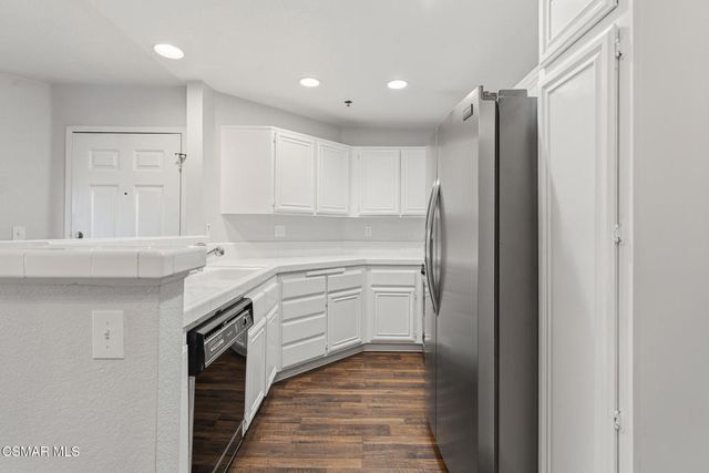 5728 Oak Bend Lane 208, Oak Park, CA 91377