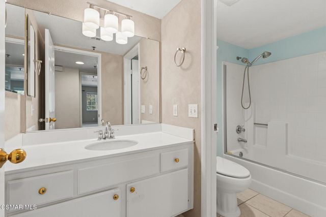5728 Oak Bend Lane 208, Oak Park, CA 91377