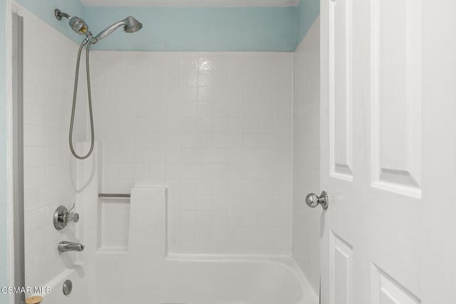 5728 Oak Bend Lane 208, Oak Park, CA 91377