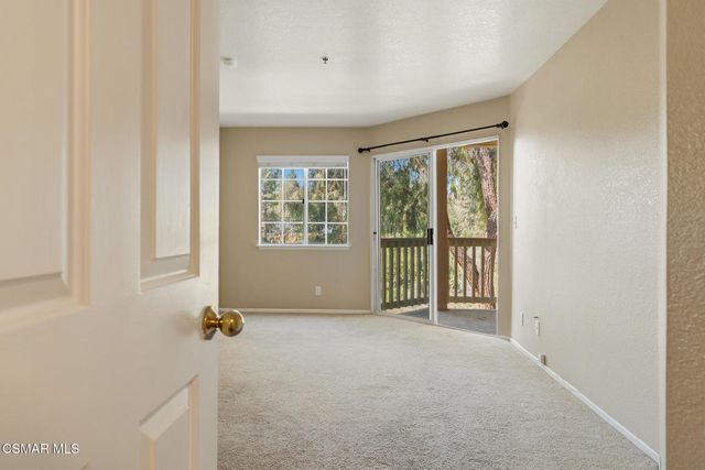 5728 Oak Bend Lane 208, Oak Park, CA 91377