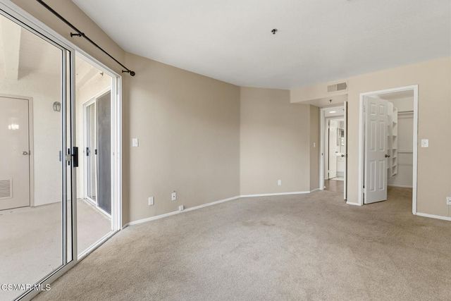 5728 Oak Bend Lane 208, Oak Park, CA 91377