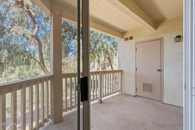 5728 Oak Bend Lane 208, Oak Park, CA 91377