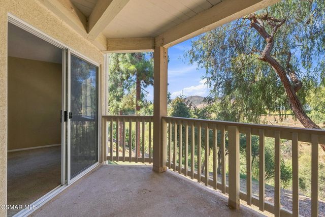 5728 Oak Bend Lane 208, Oak Park, CA 91377