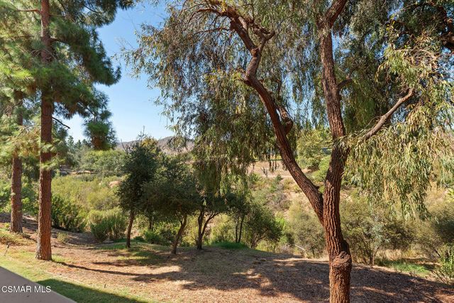 5728 Oak Bend Lane 208, Oak Park, CA 91377