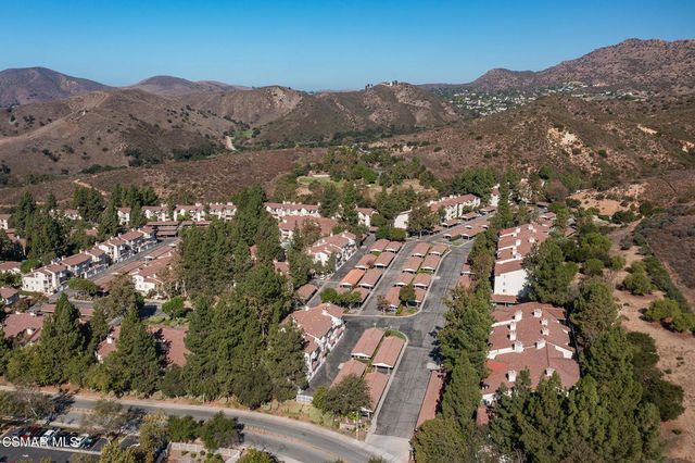 5728 Oak Bend Lane 208, Oak Park, CA 91377