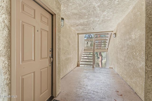 5728 Oak Bend Lane 208, Oak Park, CA 91377