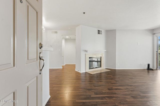 5728 Oak Bend Lane 208, Oak Park, CA 91377