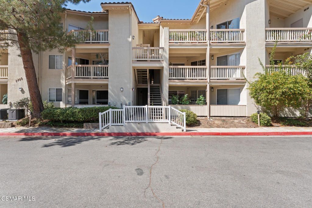 5728 Oak Bend Lane 208, Oak Park, CA 91377 — photo 4