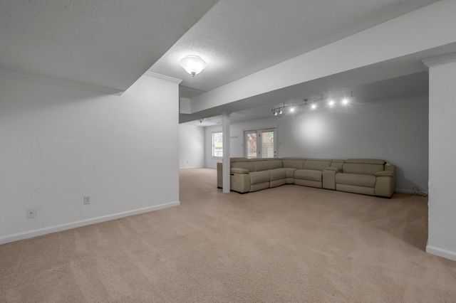 1104 Seville Court, Lexington, KY 40515
