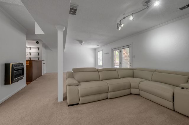 1104 Seville Court, Lexington, KY 40515