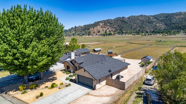 29926 Caddy Lane, Tehachapi, CA 93561