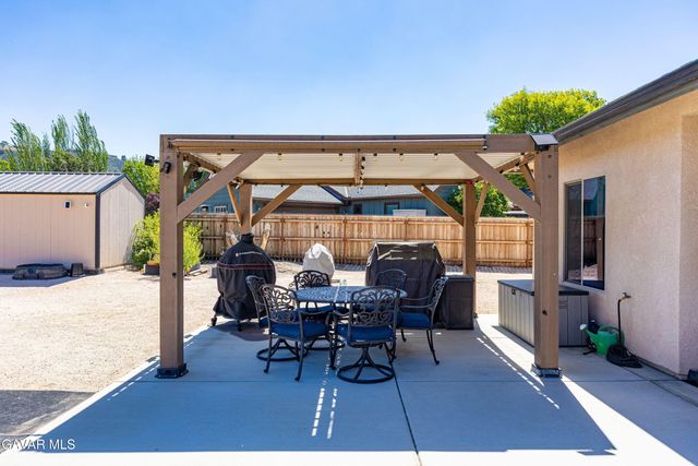 29926 Caddy Lane, Tehachapi, CA 93561