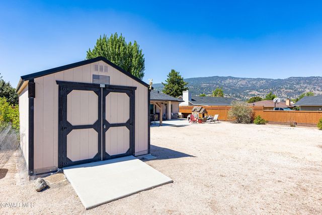 29926 Caddy Lane, Tehachapi, CA 93561