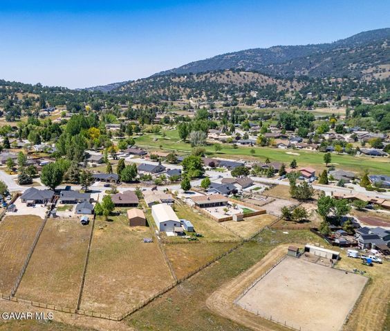 29926 Caddy Lane, Tehachapi, CA 93561