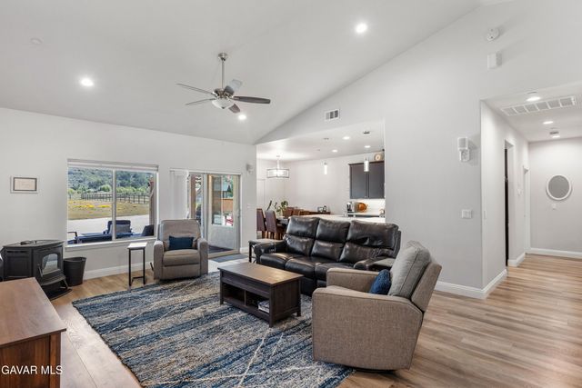 29926 Caddy Lane, Tehachapi, CA 93561