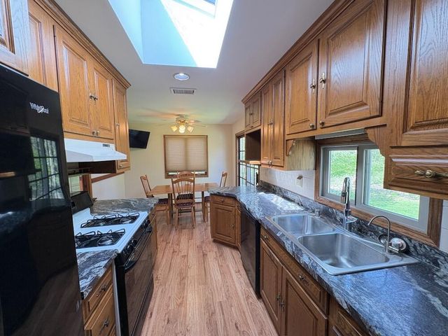 N55W30513 County Rd K HIGHWAY, Hartland, WI 53029