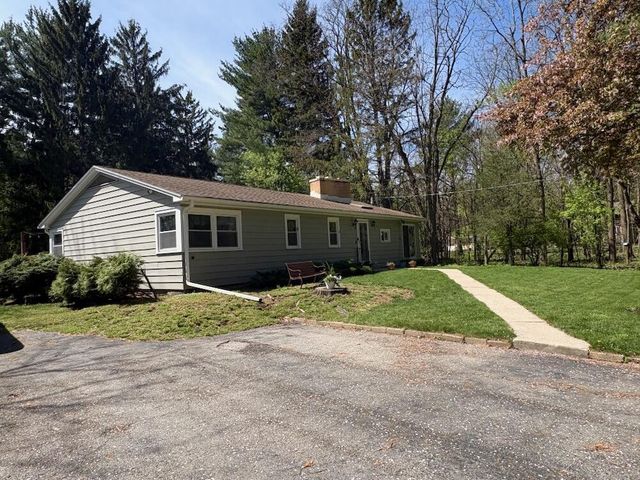 N55W30513 County Rd K HIGHWAY, Hartland, WI 53029