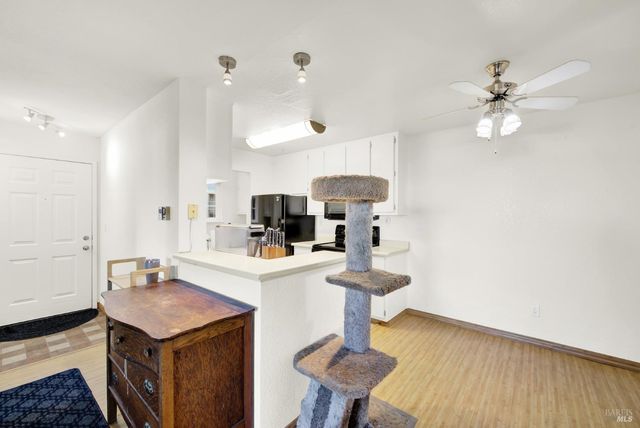 127 Lighthouse Dr, Vallejo, CA 94590