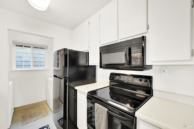 127 Lighthouse Dr, Vallejo, CA 94590