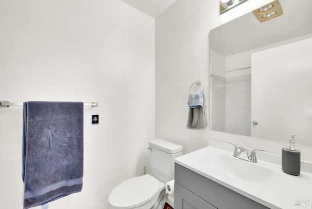 127 Lighthouse Dr, Vallejo, CA 94590