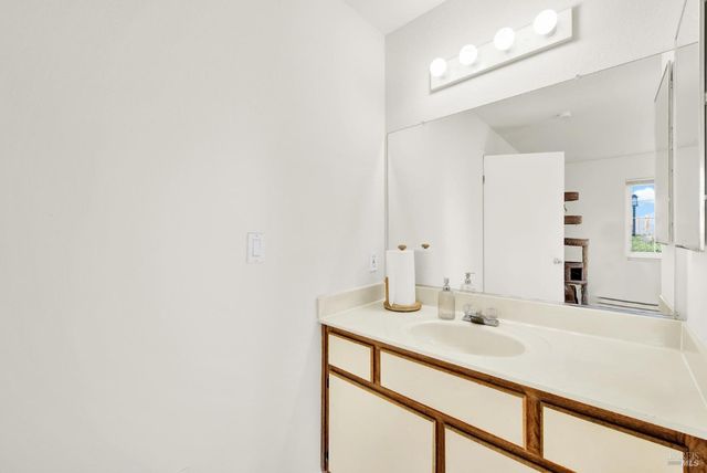 127 Lighthouse Dr, Vallejo, CA 94590