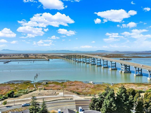 127 Lighthouse Dr, Vallejo, CA 94590