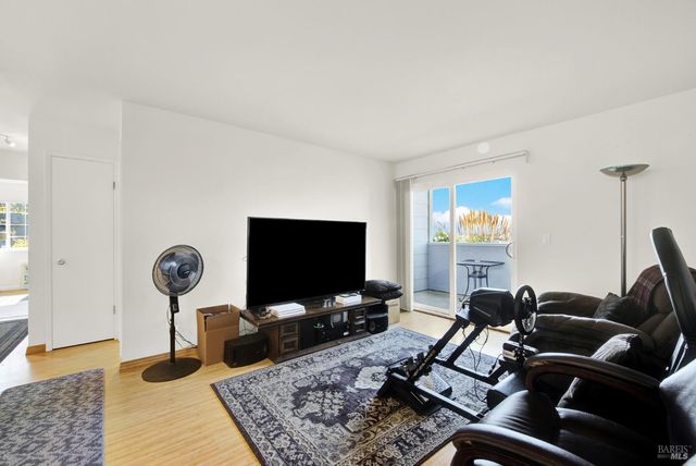 127 Lighthouse Dr, Vallejo, CA 94590