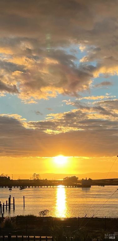 127 Lighthouse Dr, Vallejo, CA 94590