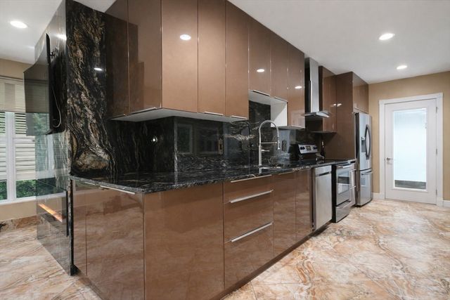 62 Golden Hills Rd, Saugus, MA 01906