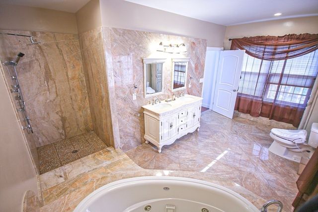 62 Golden Hills Rd, Saugus, MA 01906