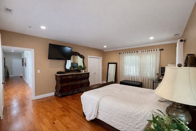 62 Golden Hills Rd, Saugus, MA 01906