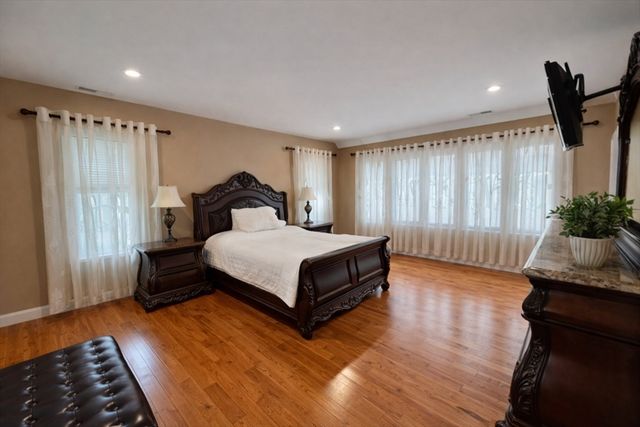 62 Golden Hills Rd, Saugus, MA 01906