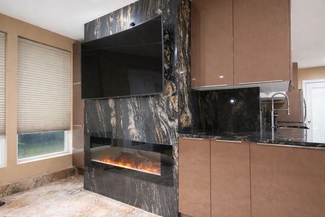 62 Golden Hills Rd, Saugus, MA 01906