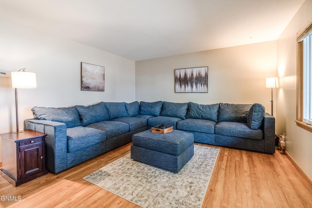 1321 17th Street, Bismarck, ND 58501 photo 3