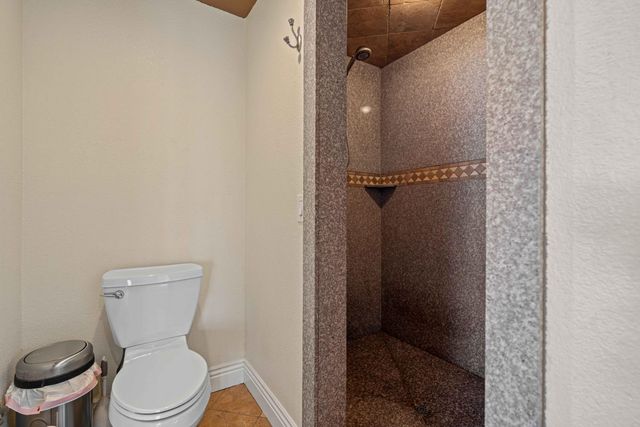 1916 Central Park Way, Modesto, CA 95351